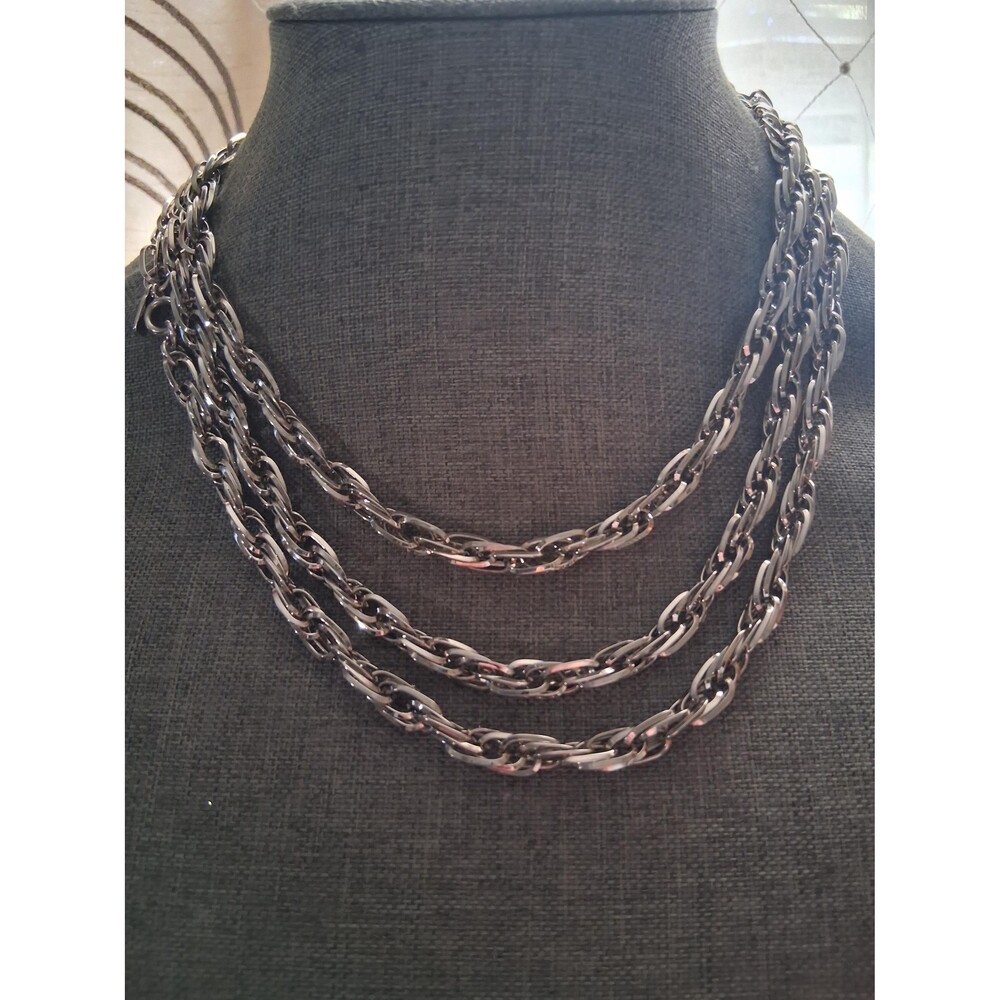 Monet interlocking chain 56" opera length necklace, silvertone, excellent condit